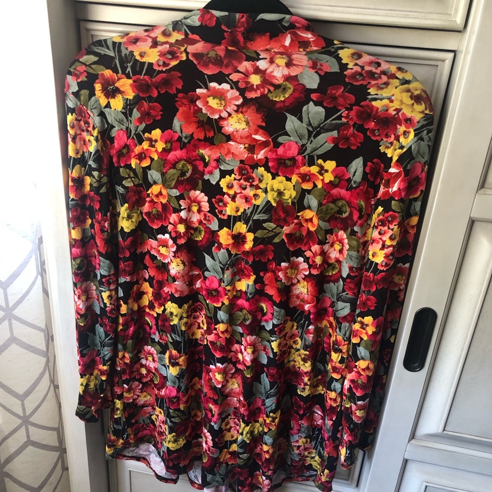 Colorful top - Picture 2 of 3